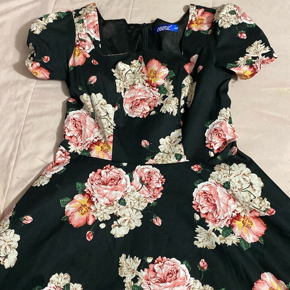 Dresses & Skirts - Classic 50s style dress with a petticoat to make it puffed